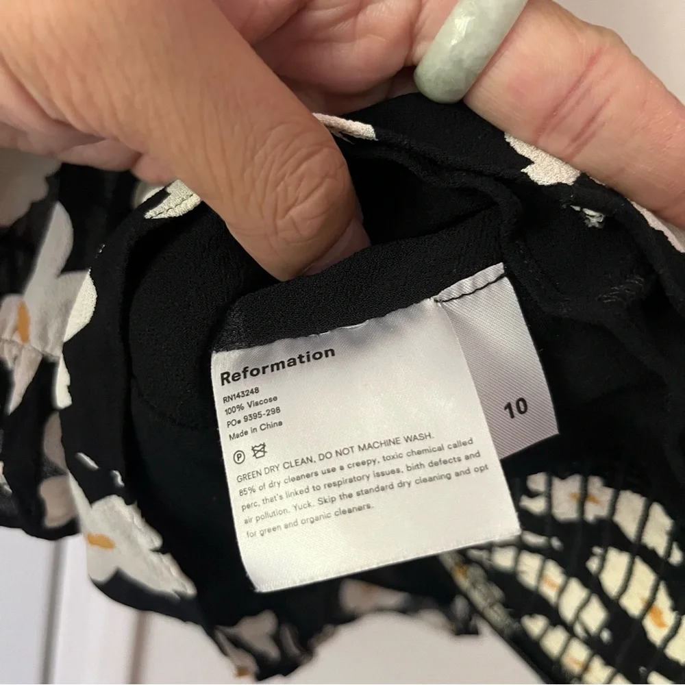 REFORMATION black white floral viscose puff short sleeve square neck crop top - Picture 5 of 5
